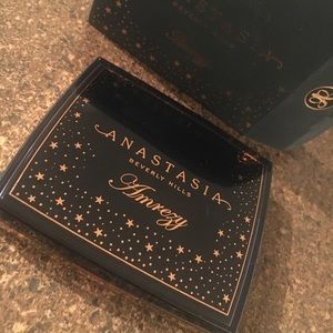 Anastasia Beverly Hills Amrezy Highlighter